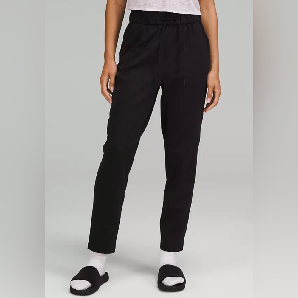 Lululemon Keep Moving Pant High-Rise. Black size 8